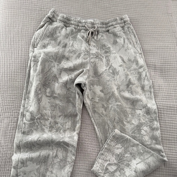 Hollister Men's Camo Jogging Pants - Picture 1 of 4